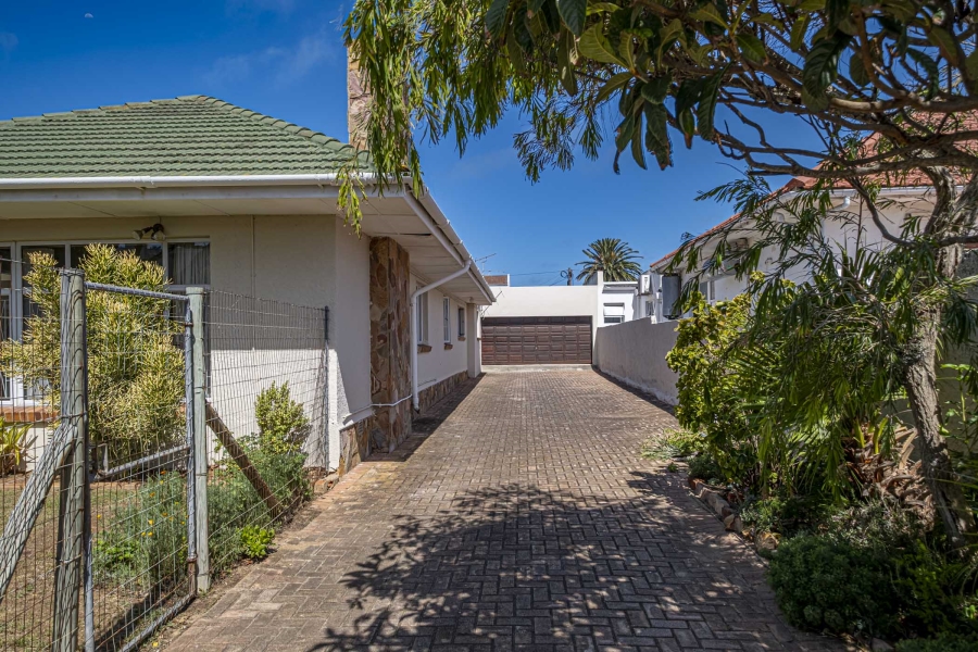 13 Bedroom Property for Sale in Summerstrand Eastern Cape